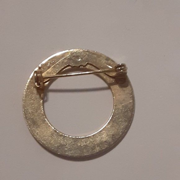 Vintage Mid-Century Modern simple gold tone circle pin 1" brooch - Picture 2 of 3